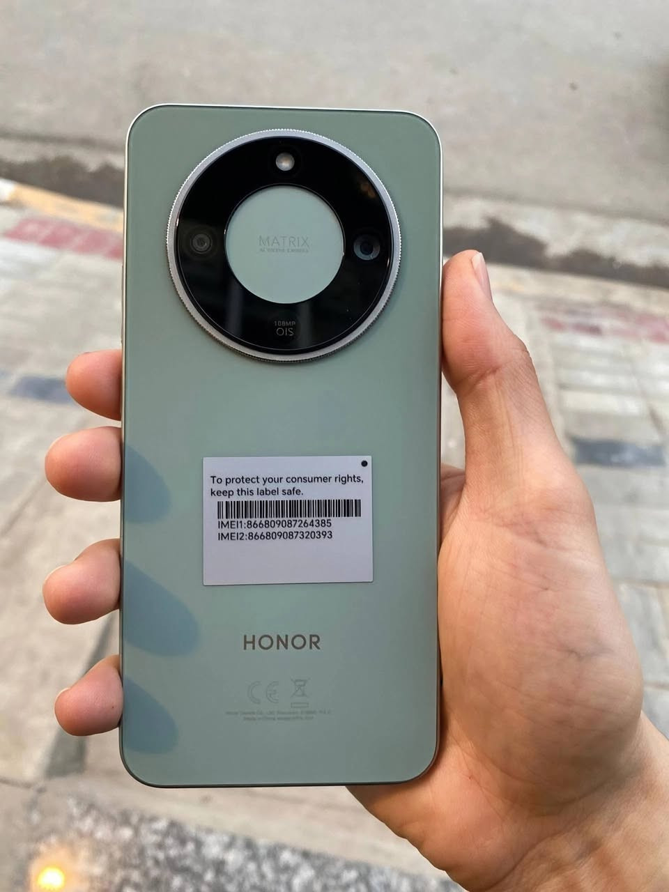 HONR X 9D
السعر 380
الذاڪره 256
البطاريه 8200
معالج Snapdragon 6 Gen 1
العشوئيه 12
ضد الكسر + الماء
​نوع الشاشةAMOLED تدعم 1 مليار لون.
​الدقة (1.5K (1220 × 2652بكسل
النضافه 99%
كامل الملحقات

رقم ***********
