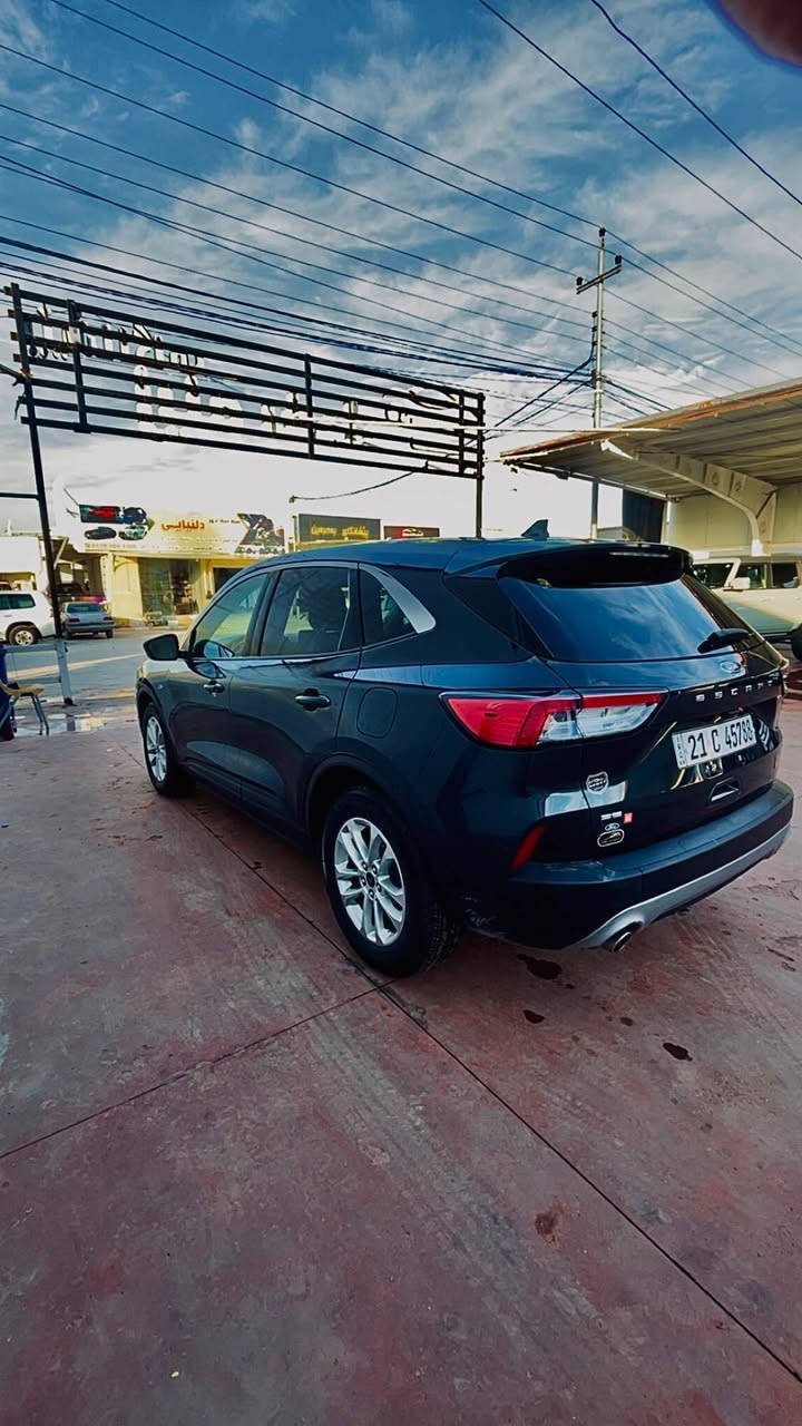 بەناوی خودای گەورە فۆڕد ئیسکەیپ ٢٠٢٢ SE
سەیارەکە ٣ بستۆنی ١.٥ تۆربۆیە .مواسەفاتەکانی :ڕادارو خەتی جادە و تەحدید سورعە و بەسمە و ٥ مۆدی لێخوڕین و گێڕی قورس و ئۆتۆ ستارت ستۆپ و دەبڵ زۆنی تەبرید و ئەپڵ کار پلەی و ڕادار ستۆپ و جام ئۆتۆ و لایت عەدەسە و بەگ لایت لید و حاسەی تایە و زۆر مواسەفاتیتر . سەنەوی تا ٢٠٢٩ تازەیە یەک پەڵە ساردی هەیە و هیچی تری نیە ٥٨ هەزار کیلۆمەتر ڕۆشتوە سەیارەکە نمونەی جوانیە هیچ مەسرەفێکی تێدا نیە 
***********
***********
شوێنم سلێمانیە السليمانية, العراق
