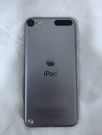 الiPod للبيع الذاكرة 16 السعر 85 وبي مجال مكان بغداد 07710091255