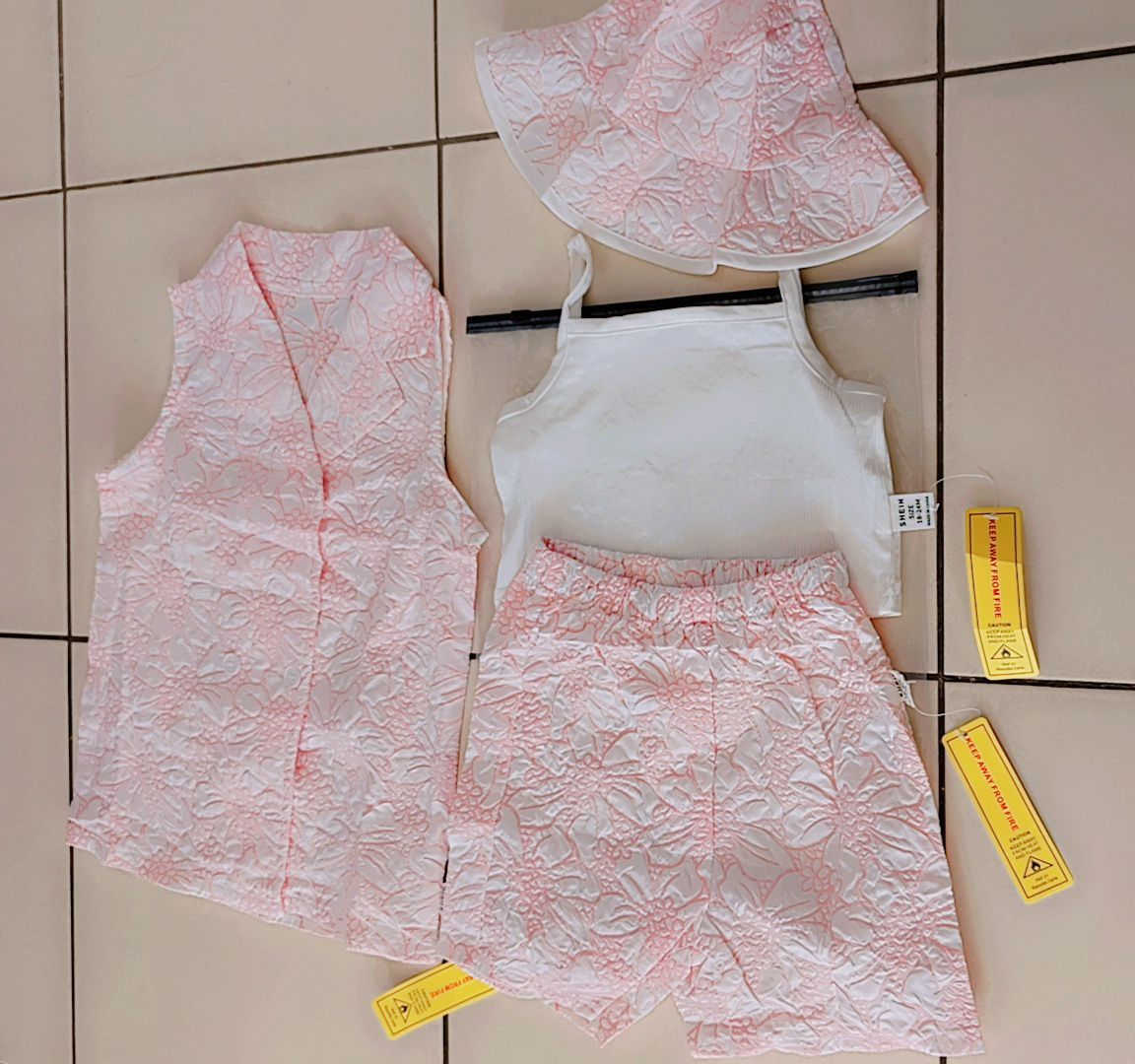 سيت العيد بناتي باقي قطع قليلة 👇


**إذا كنت صاحب هذا الإعلان وتريد حذفه لأي سبب، رجاءا أرسل رسالة إلى الدعم الفني**