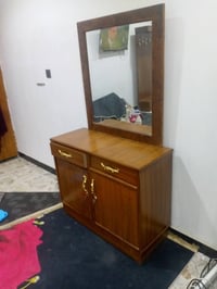 ميز تواليت • زاويه • تاج جربايه