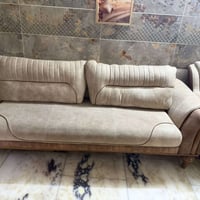 تخم 6 مقاعد كبير ونضيف مابي اي ضرر للاستفسار 07722710068