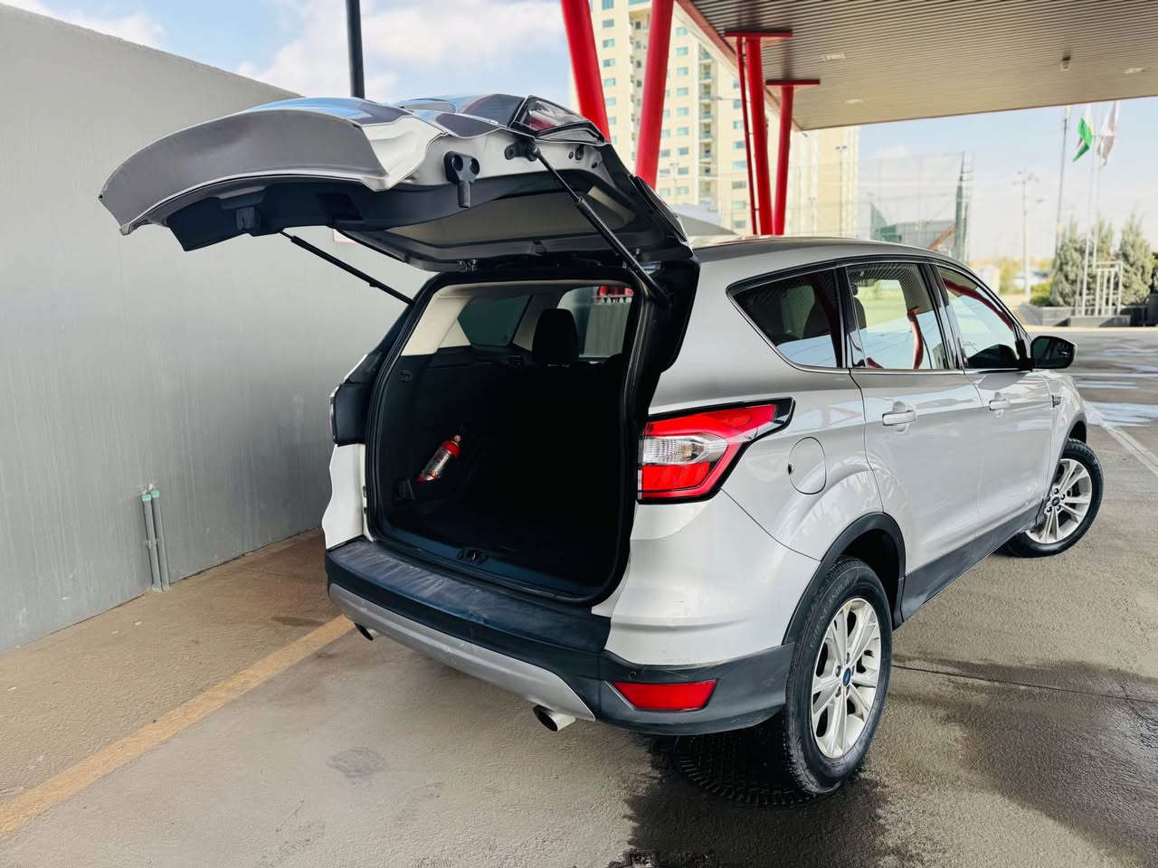 فۆرد ئیسکەیپ ٢٠١٧
پارچەیەک و پەڵەیە بێ ناوگرتن 
بێساردو شوخت بێ ئەیرباگ 
مەکینە ١٥ توربۆ 
سەیارەیەکی زۆر جوان و بێ مەسرەف 
مواسەفات se
٨٦$ گەڵا و مەجال
سەیارەی ماڵ خۆمانە
*********** واتساپ السليمانية, العراق
