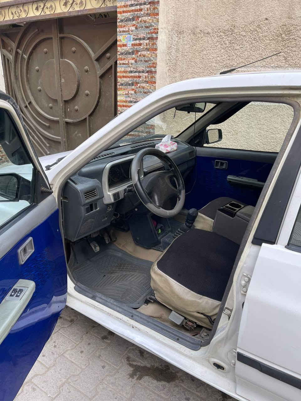 سلام عليكم
موديل 2011 
بيه جاملغ بدل وبيه بارد بل جاملغ خلفي 
سعره ٣٤ $ بيه مجال  
هذا رقمي ***********
