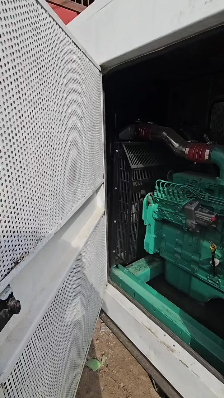 بسعر 87 ورقة فقط 
كمنز 24 ولف 250kva Stamford 
للاستفسار *********** 
ضمان 10 ايام لكل اجزائها 
شاشة نظام حماية واتو تشغيل 
راديتر انتركولير 
بم ونوزل 
جعب بم كهربائي 
متوفر لدينا كافة المولدات 
كراج الاصدقاء كربلاء 
مولدات كربلاء ثقة دائمة .
