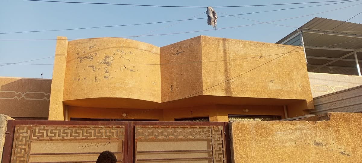 دار للبيع بغداد المحموديه حي 18 المساحه 150 الواجهيه 7:30 النزال 20 بيع مستعجل السعر 100 قفل استفسار اتصال على الرقم***********
