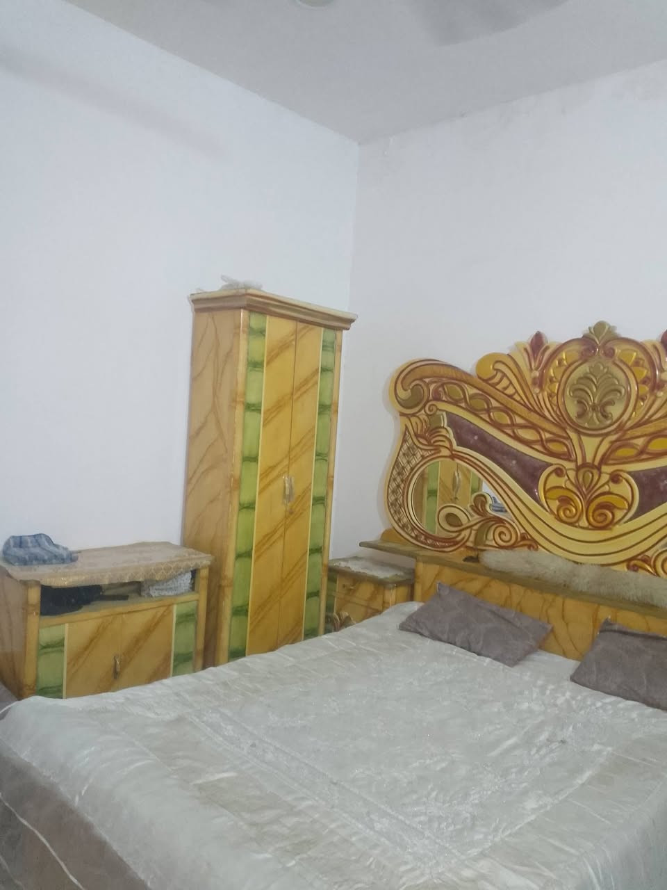 السلام عليكم مشتمل البيع طابق واحد بناء حديث موقعه النصر والسلام قرب مدرسه الحجر الاسود الاستفسار الاتصال على ارقم ***********/***********
