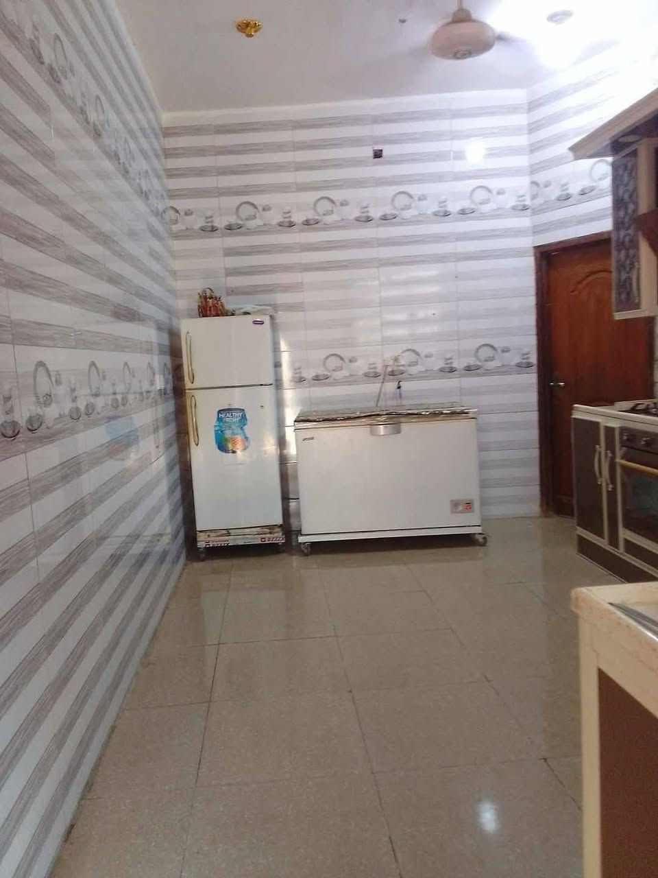 السلام عليكم بيت للبيع بل خشابه بل زراعي قرار محكمه
تفاصيل البيت 

غرفتين وصاله ومطبخ وبراني حمامات داخليه وخارجيه
مساحه البيت 160
السعر 60 وبي مجال 
لاستفسار ***********
