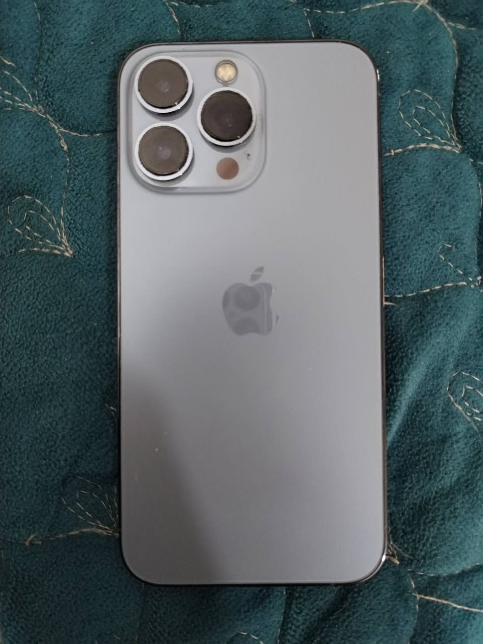 ايفون 13 برو فقط 
ذاكرة ١٢٨
مبدل شاشة ٣ خيارات
 مبدل بطارية 
تك سيم كارت  
كلو شغال 
سعر ٣٧٥  ومجال بسيط
رقم ***********
