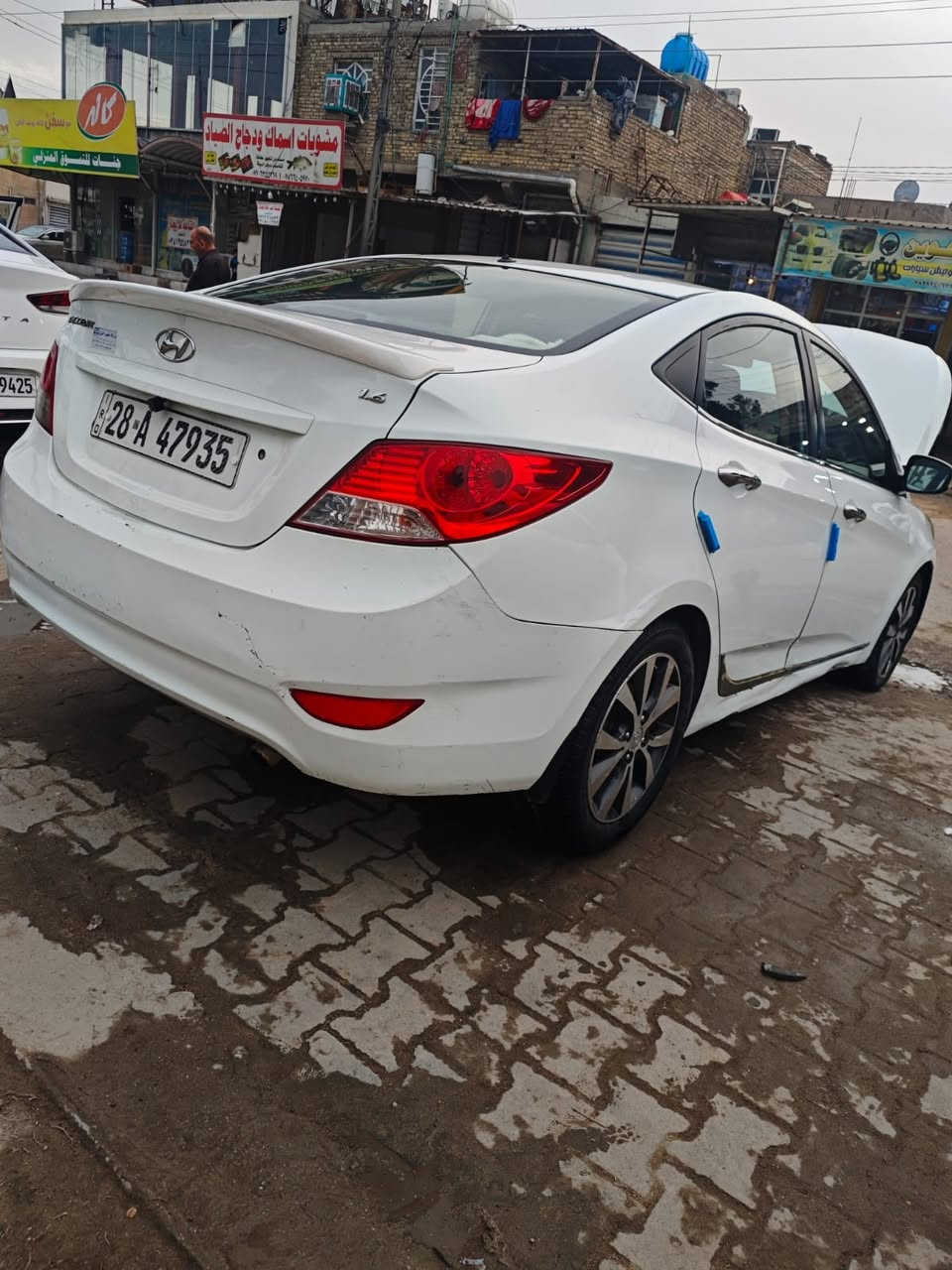 اكسنت 2015 خليجي محرك 1600 سياره جاهزه من كلشي كفاله محرك كير تبريد شرط بيه قطعتين صبغ باب السائق والباب الورا ضربه خفيفه  السياره بأسمي رقم نجف مكاني النجف رايدهة 97 وبيه مجال ***********
