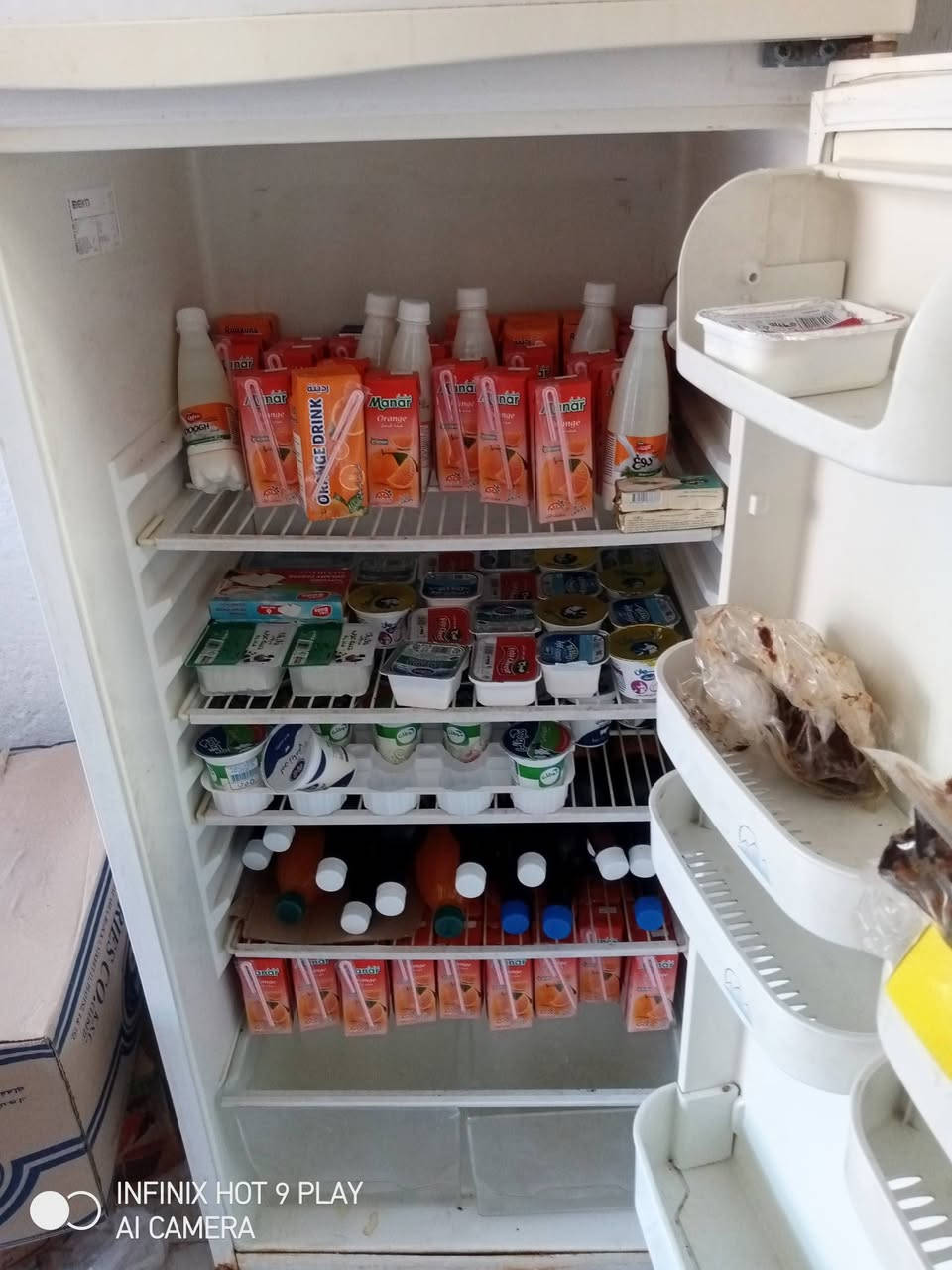 ثلاجه حجم 14قدم نضيفه جدا شرط الشغل ولتجميد السعر 175 اوبيه مجال مكاني الحيانيه ***********
