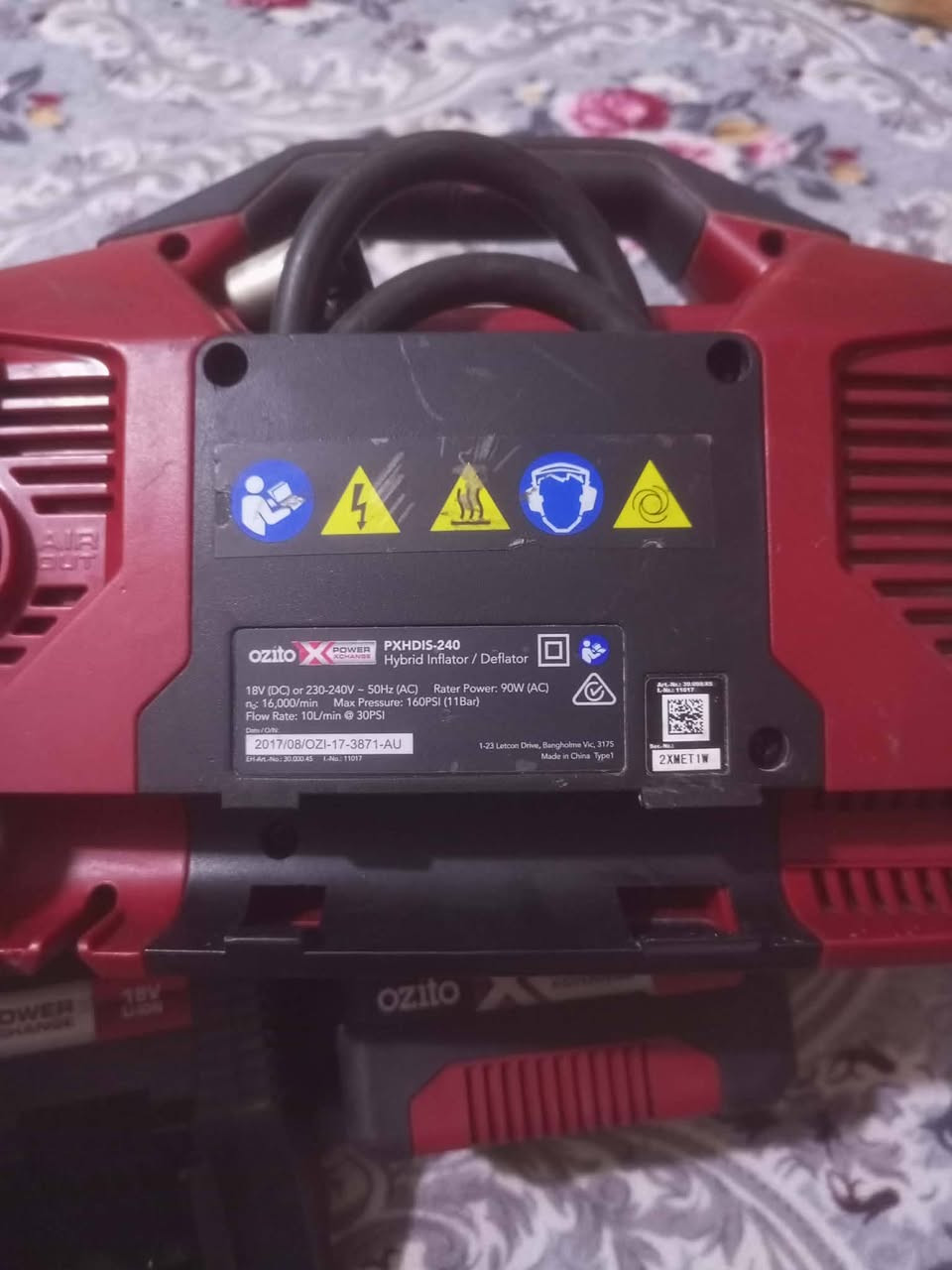 بلا بطارية وشاحنة فقط منفاخ شغال كهرباء والشحن السعر40


**إذا كنت صاحب هذا الإعلان وتريد حذفه لأي سبب، رجاءا أرسل رسالة إلى الدعم الفني**