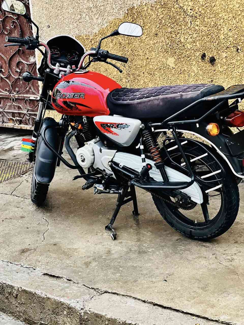 السلام عليكم بوكسر جبلي موديل 2022 اوراق كامله شرط الترقيم دراجه كامله خير من الله السعر مليون او 200 او بيهه مجال بسيط العنوان بغداد تقاطع درويش الرقم ***********
