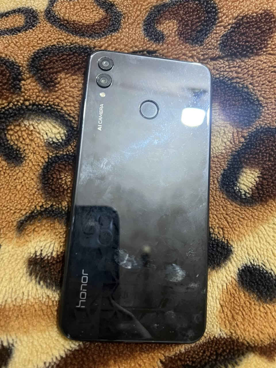 هونر x8
للبیع نظیف وشغال کلشی مابی مبدل شاشه فقط 
‏شراي يتصل على رقم
***********
