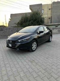 نيسان فيرسا موديل 2025 وارد امريكي ماشيه 5000 كيلو حادث فقط بنيد بدون ...