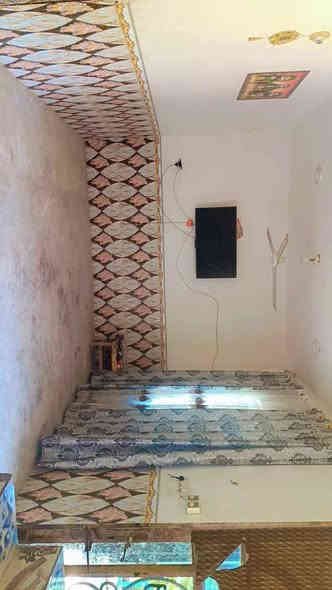 بيت للبيع المساحه 300ابو خستاوي محزم قرب مجمع السلام السكني السعر 20وبي مجال  ***********
