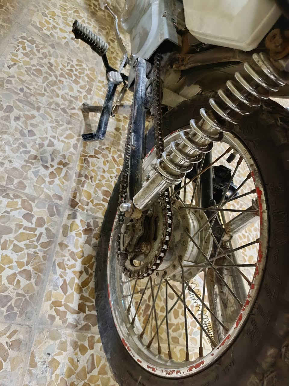 للبيع الوياله جدد تايرات قبل اسبوع شديتهن زوج والمكينه شغاله بس بيها فيلس


**إذا كنت صاحب هذا الإعلان وتريد حذفه لأي سبب، رجاءا أرسل رسالة إلى الدعم الفني**