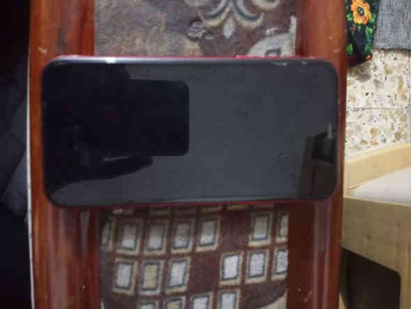 السلام عليكم ايفون 11عادي البيع كلشي ماابدل بي بس بطاريه تليفون نضيف الله شاهد تجي اتكلب بي على راحتك سعره 250عنواني بغداد مدينه الصدر ***********
