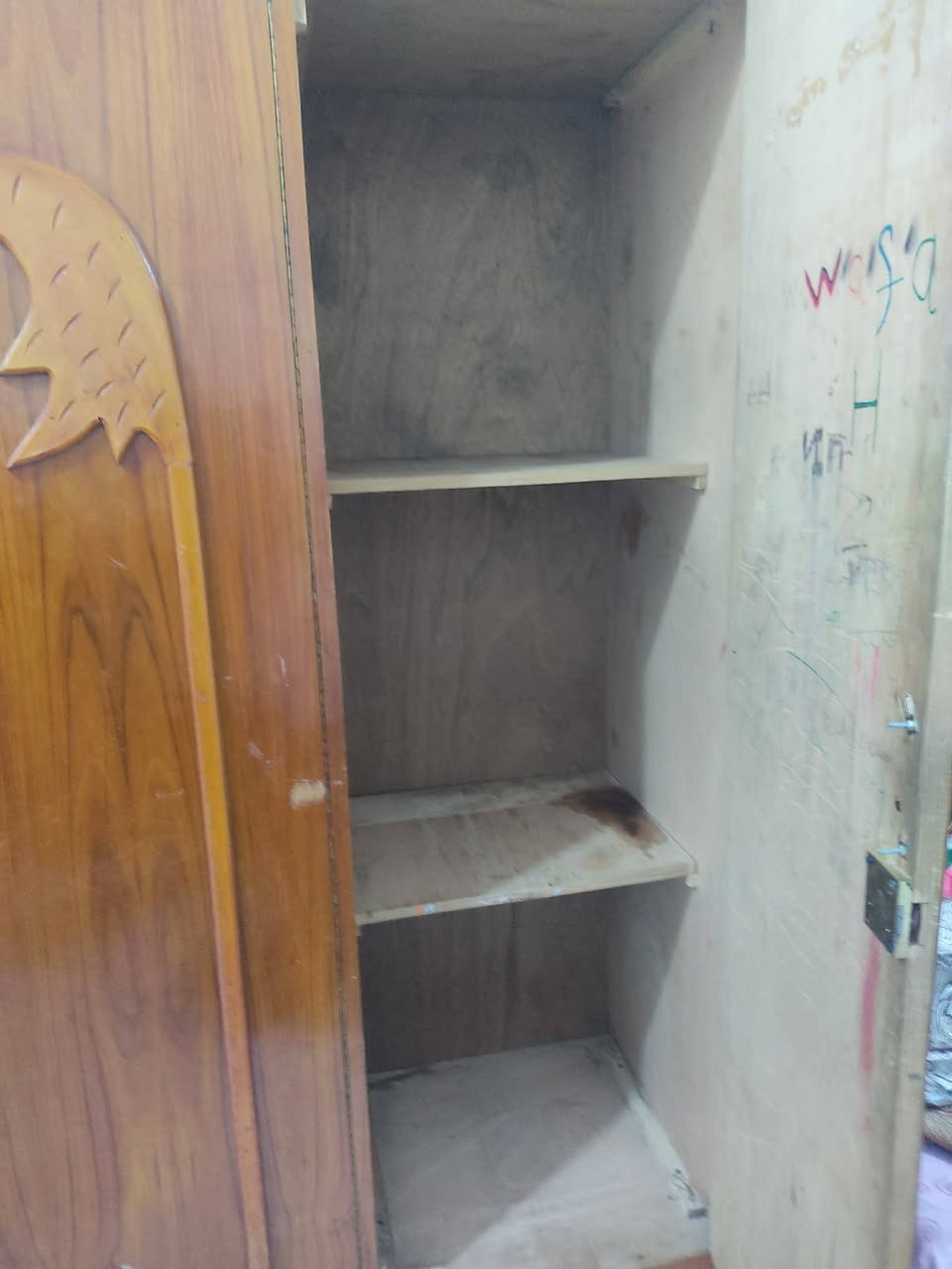 للبيع قنصور خشب عراقي السعر ١٣٠
العنوان موصل حي السماح


**إذا كنت صاحب هذا الإعلان وتريد حذفه لأي سبب، رجاءا أرسل رسالة إلى الدعم الفني**