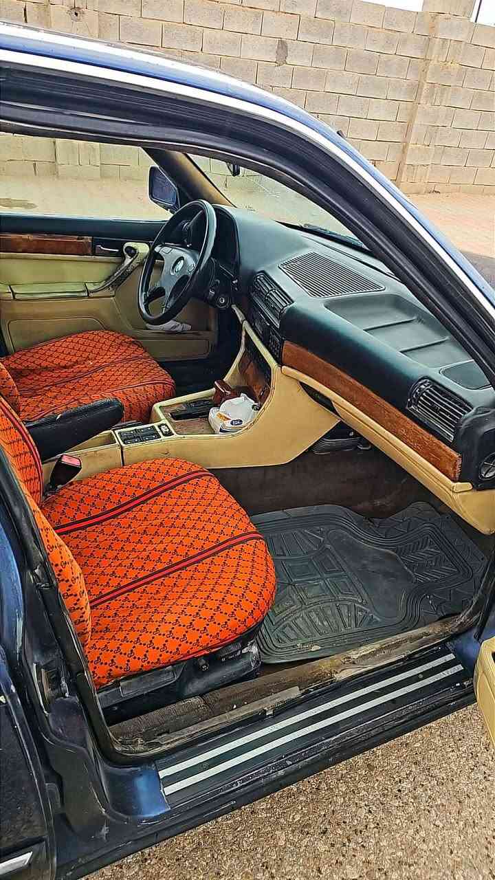 BMW 1989 735
محرك 6 سلندر 
رقم #انبار سنويه ل2028 
فول مواصفات كشنات كهرباء 
فتحه سقف 
داخل جلد طبي 
تخم تاير بالكارتون شديتهم 
محرك كير شغالات لا تنقيص ولا تبخير 
اكسل خفيف 160 رونك 3 
تبريد راح عندي الغاز ليكت مااعرف السبب 
بيه نقوصات بسيطه 《دجه مال اكسل او الكير ما اعرف ياهي بيهم طاكه 
السلف دشلي مالته مرات يجلب السلايت التحكم مالته عاطل مرات يشتغل مرات يوكف 》 
《اكفله من كص وكلبه وحادث وتحويل 》
مكانه #الانبار الحبانيه 
السعر 39 💲 بيه مجال بسيط

***********
