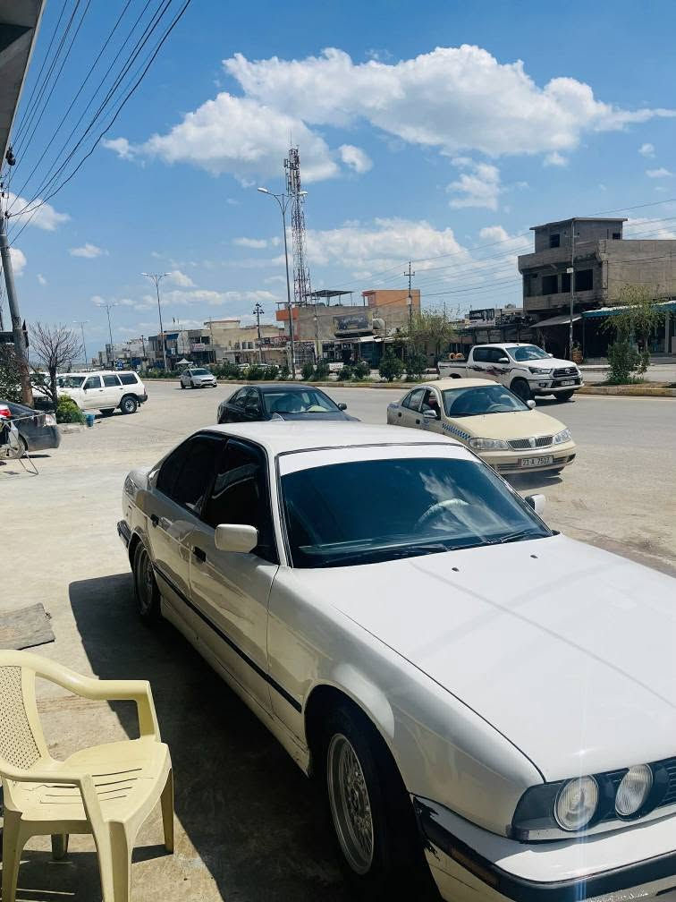 بیئیم 520 
مۆدیل 1993
بیدەعم رەقەم سلیمانی بەشەرتی بەناو کردن 
لەسەر ساخی بۆیاخ کراوە ناودەری شووشەیە
چوارجام کارەبا ئاوینە کارەبا زینوون مەکینە؟کەپسی دیجیتاڵ تەبرید 15گەڵا خرامەی تیایە
لەحساب دەرەکری بۆی ئەگیرینەوە قەرزوو قیست هەیە شوین عەربەت ئاڵوگۆریش لەسەر دڵگرتن السليمانية, العراق


**إذا كنت صاحب هذا الإعلان وتريد حذفه لأي سبب، رجاءا أرسل رسالة إلى الدعم الفني**