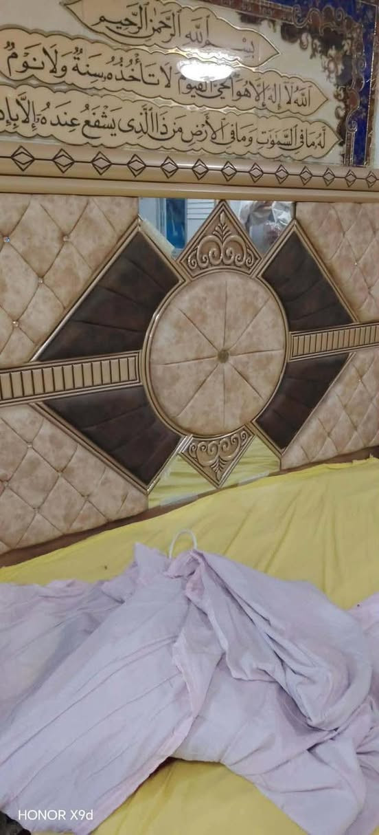 سلام عليكم ورحمة الله وبركاته عندي. هاي غرفه للبيع مفروشه ما مستخدمه ابد للبيع العنوان بغداد الامين الثانيه 12 قطعه مستعجل عليه كلش ب٧٥٠ ***********
