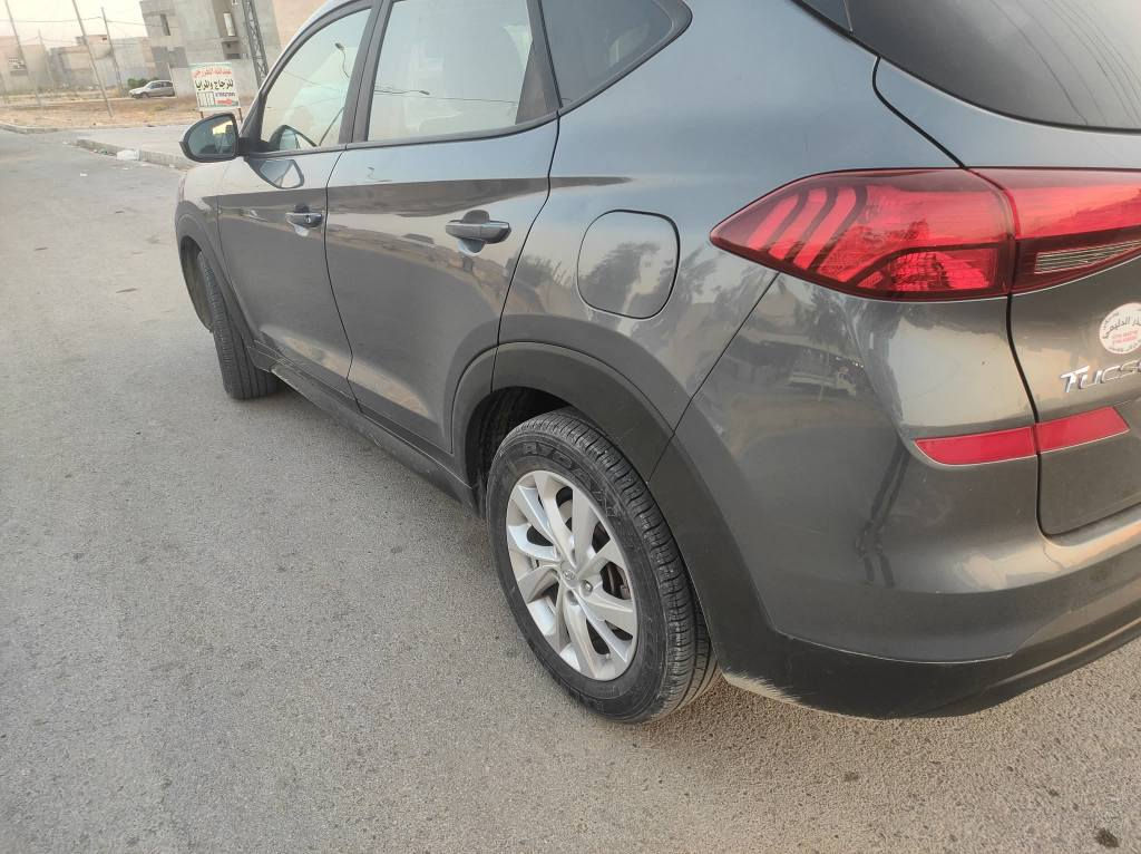 ترهم بيع ومراوس. 
توكسن موديل 2019 وارد أمريكي
 
محرك ٤سلندر Gdi حجم ٢٠٠٠  تنفس طبيعي. 
كير اوتوماتيك شرط المحرك والكير 
رقم اربيل دولي رقم وهزة وسنويه جديد شرط التحويل 
🚫الضرر  فقط بارد بل سقف مال تنزيل من شحن مرفوق صورها بأمريكا 
فور ويل HTRAC  نضام دفع ذكي
انظمة قيادة 
نظام تراكشن مانع انزلاق 
نظام منحدرات 
هند بريك دكمه
 شاشه. ابل كار بلي واندرويد
مثبت سرعه
تحديد مسار
شاشة اعطال 🔧🔩
تبريد قطعة  ثللللج ❄️  
طخم تاير ويل كب  
سيارة جاهزه ونظيفة 
موصل الايسر 
*********** موصل, نينوى
