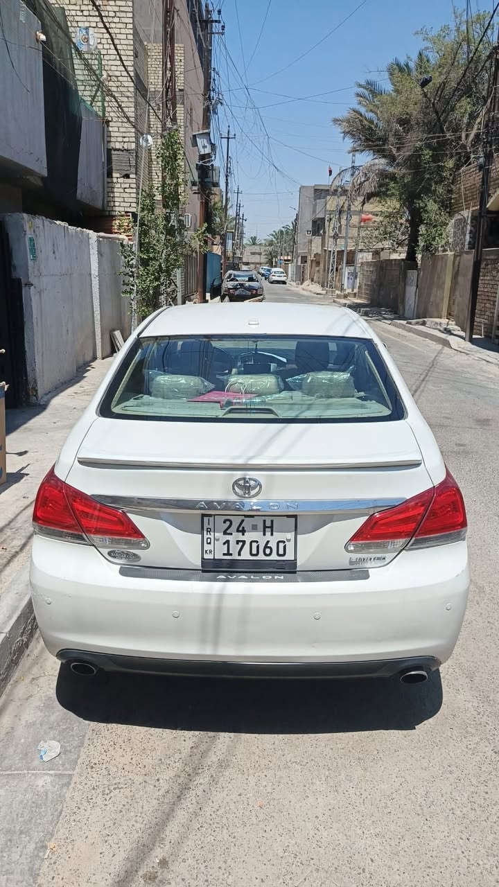 للـــبيع 
نـــوع السيــــارة : تويوتا _ أفلون _ LIMITED .
(رقم دهوك  ) 
المـــــــوديــــــل : ٢٠١١. 
لـون الســـــــيارة : (ابيض صدفي )  
ألمسافة ألمقطوعة : ١٥٦ ألف 
عدد الاسطوانات : ٦ سلندر . 
حجـــم المحــرك : ٣٥٠٠ CC .
ألــــــــــــــــــوارد : خليجي . 
رقــــم اللوحـــــة : انكليزي
.(شرط التحويل ) 
المـــــــــقاعــــد : جلد بيجي . 
فئـــــة الســـيارة : SALON . 
ألمواصفــــــــات : فول لمتد ، بصمة  + أبواب + صندوق ، سلايد روف ، كشنات جلد تدفئة + تبريد ، كشنات الامامية كهرباء , كاميرا خلفية  ، تبريد قطعتين و منفصل ، ، كشافات امامية ، مري كهرباء ، بردة خلفية كهرباء ، تحكمات ستيرن جهتين ، ويل كب كروم عدد ٥ .
وارد خليجي، 
صبغ ٣ قطع بدون حادث تكشير صبغ فقط فقط    
السعر( ١٧٩ )ورقة . وبـي مـجال بسيط 
_مكـان السياره ﮼ بغداد
للأتصـــــــــال 
***********
***********
