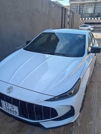 سيارة ام جي جيتي فايف موديل٢٠٢٥ السيارة بيها دحجة صغيرة بالبنيد ماشية ...