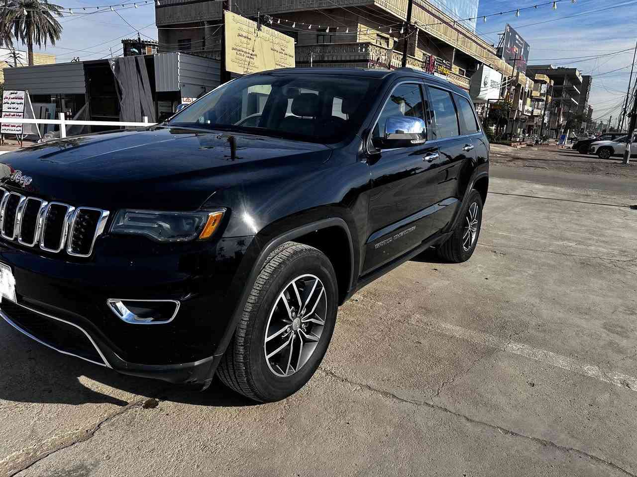 جيب كراند شيروكي لمتد 2017
السعر 228 وبي مجال بسيط

وارد أمريكي فول فول بانورما داخل بيجي دمام خلفي فول الفول خزن ميموري 

السيارة نظيفة ومكفولة

السياره مكفوله كفاله عامه

مكان السيارة بغداد

للتواصل ***********
