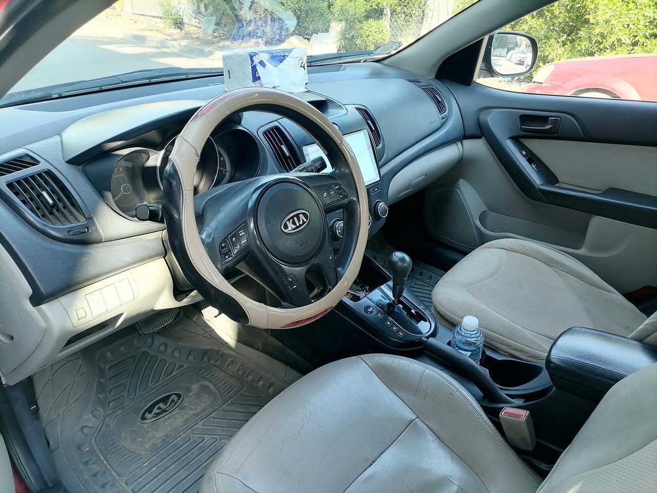 كيا فورتي موديل 2011

كيا فورتي موديل 2011 رقم بغداد انكليزي بإسمي 
محرك 2000  كير اوتماتيك + عادي بحالة جيدة جداّ
وارد امريكي حادث جاملغ وبنيد والسونار مرفق بالصور
حدادية امامي وخلفي جديد 
باتري وتخم تايرات جديد 

فول مواصفات vip 
تشغيل عن بعد 
فتحة سقف 
داخل جلد لون ابيض
تبريد وتدفئة بالمقاعد 
تحكم مقود جهتين 
شاشة اندرويد 
كاميرا 
اشارة بالمرايا الجانبية
5 ويل كب + حساس اطارات بلوتوث
السيارة استخدام شخصي نظيفة وجاهزة متصرف عليها فلس 
السعر 98$ 
مكان السيارة بغداد العامرية 
موبايل ***********
***********
