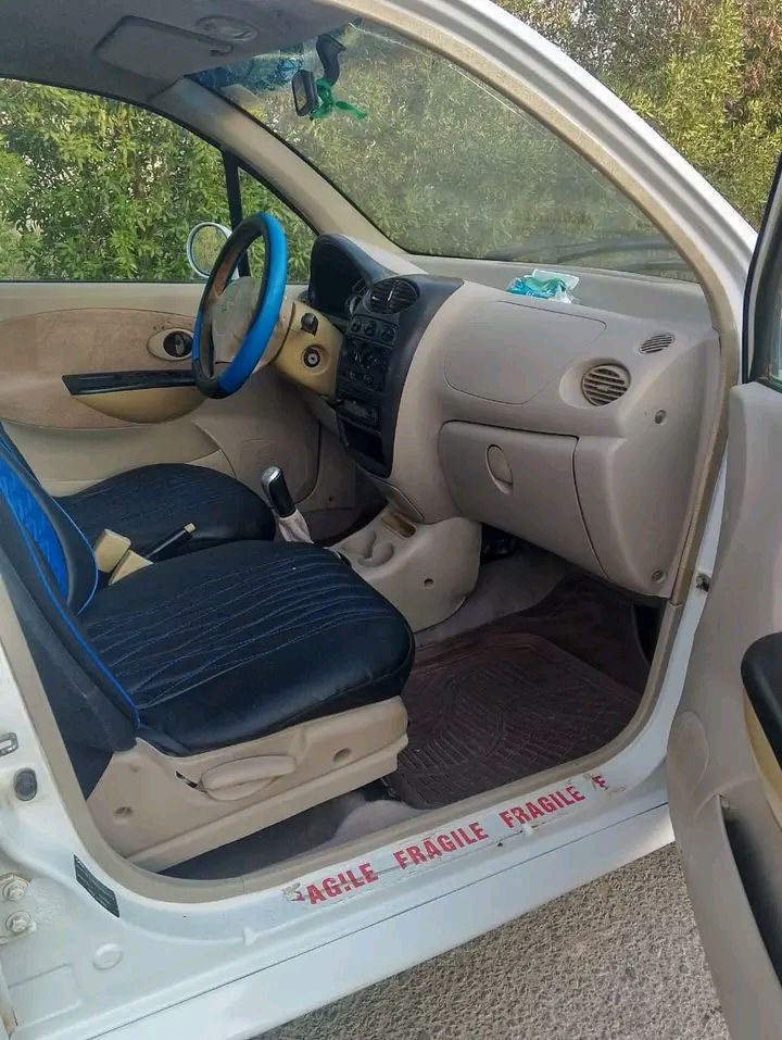 السلام عليكم ورحمة الله وبركاته 
من رخصة الادمن 
سياره كيو كيو للبيع رقم قادسيه بأسمي الرقم الجديد  سنويتها لل 30. العنوان كربلاء  سياره جاهزه اي نقص مابيها محرك گير اوتوماتيك تبريد تدفئه شغاله مداور بكربلاء. السعر 32 مجال قليل. للاستفسار الاتصال ع الارقام 

***********
***********
