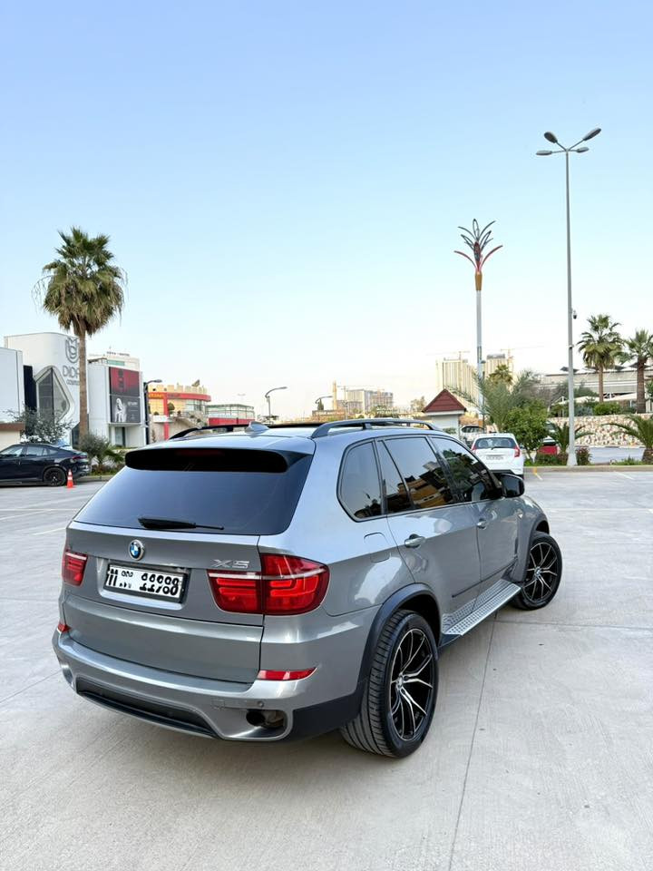 🚘 BMW X5 X-DRIVE 2013
🔥 Engine: V6 Turbo (Power)
***********
🪪 ساخ ساخ دوبە ی مەنەفێست ( ادوات)
🧾 سبوخ سەقفو حیزام بەشەرت
بێ دەعم
✨ تایبەتمەندیەکان:
▪️ 360° کامێرا
▪️ رادار حەساس
▪️ داتاشوو
▪️پانۆراما
تحدید سرعە-کوشن(هیتەر-کارەبای-خەزن)
▪️ شاشەی گەورە 
هتد….. فول فول
💰 نرخ: 73 وەرقە و مجال

📞 پەیوەندی:
☎️***********
