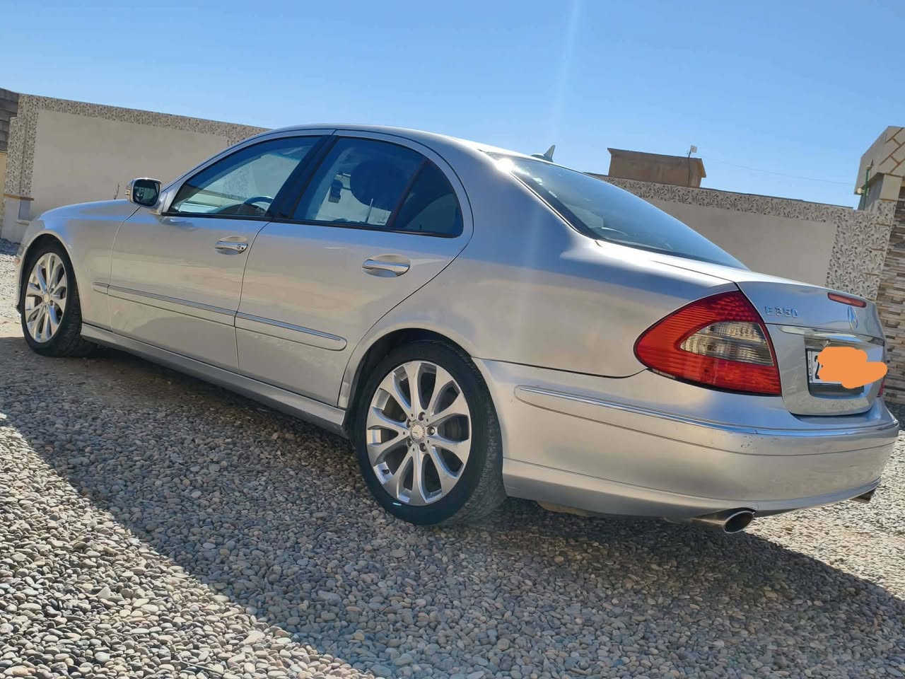 مارسدس جديده 2010
ادوات مكصوص وارد امريكي جديده
 كص جاهزه من كلشي
نضيفه شوف الصور وتجي شوف العين
سعر 55 وبيه مجال
مكان السياره الشرقاط _شكرا
للاستفسار الاتصال على الرقم ***********ِ
