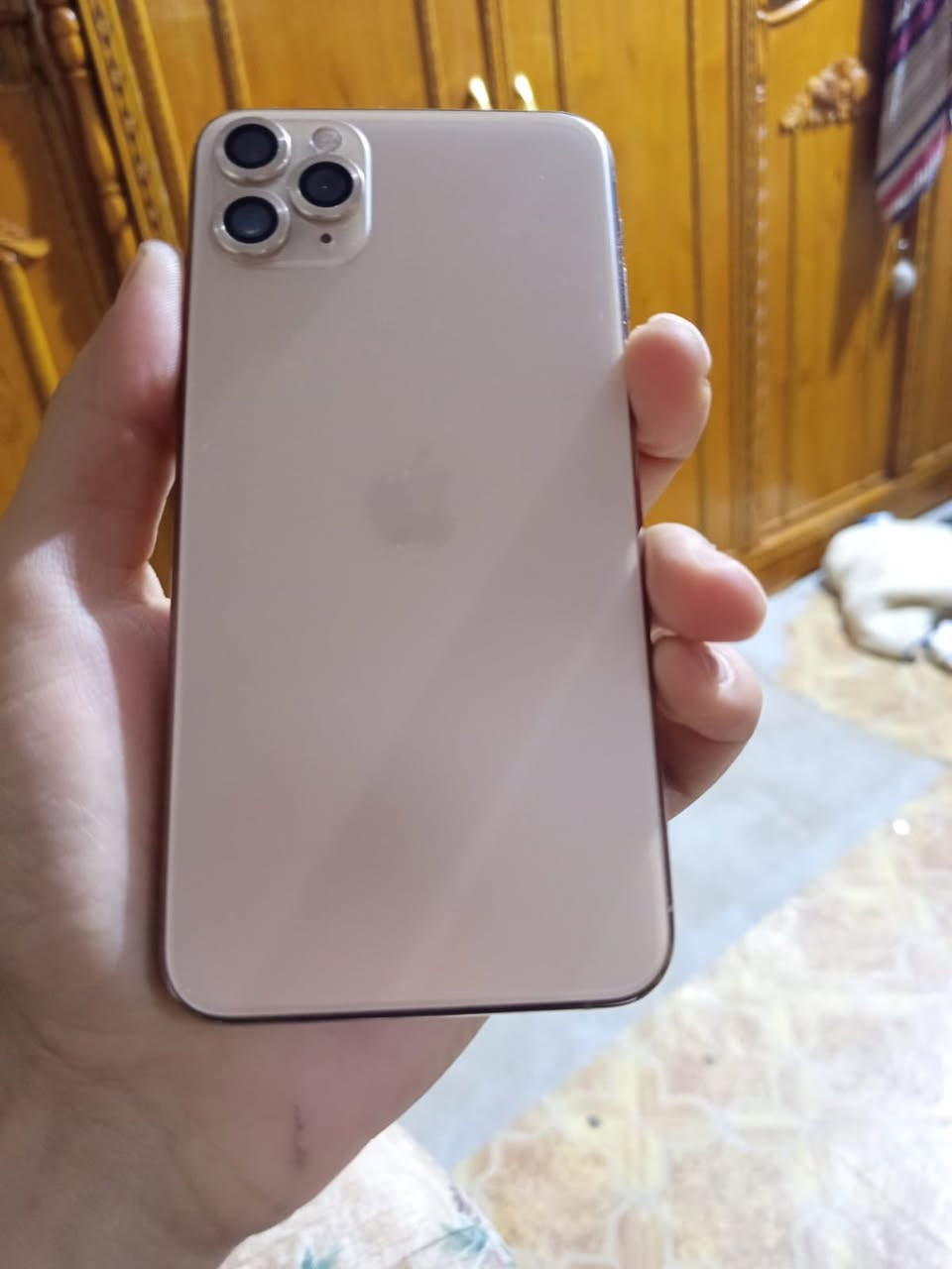 سلام عليكم 
جهاز للبيع 
11 pro max 
ذاكره 256
بطاريه 76 
جهاز لوك مامفتوح ولا داخل صيانه 
بحاله شركه نظافته 100/100 
كارتونته لصليه وياا جهاز كله شغال 
فيس إيدي كامرات صوت تصال كله شغال 
سعر (400) وبي مجال 
لاستفسار *********** 
مامتواجد على الخاص
