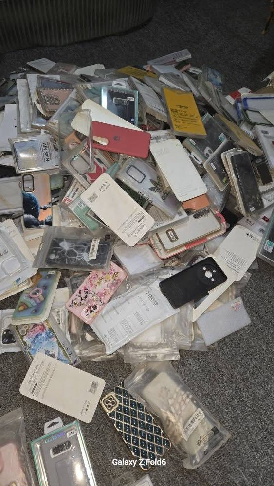 حط سعرك وبالعافية 
كفرات جميع موديلات هواتف حديث عددهن 350 كلهن مجلدات بلايلون .اكو توصيل لجميع  محافظات *********** ناصرية, ذي قار
