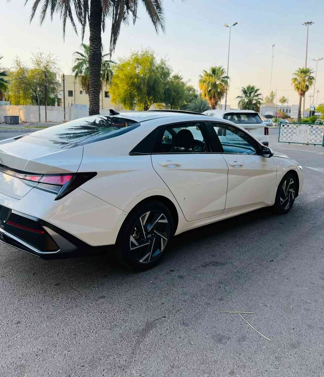 السلام عليكم 😎🔥 بيع فقط 
هونداي النترا 2024 وارد صين 
رقم اربيل تحويل مباشر ومضمون 
عداد المسافه 30 الف 
المواصفات 🔰
بصمه ابواب وتشغيل عن بعد 
فتحه سقف 
محرك 1.5 دبل نوزل 
تحكمات ستيرن 
شاشه 
كامره 
لايت زينون 
سايد بريك دكمه 
اوتو هولد 
حساسات امامي خلفي 
وضعيات قياده 
تبريد قطعتين 
وبعد بيها مواصفات 

  📍 مكان السياره / بغداد الكاظميه 

📞***********
