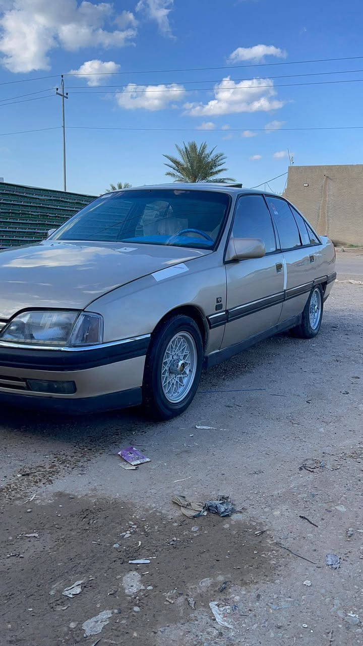 اوبل اوميكا 1992 شمباني
مكينه ٢٠٠٠ 
السياره مصبوغه عام لجماليا 
فتحه 
صدر جديد
 داخل صاج 
دوشمه جديد 
ويلكب جديد 
كير عادي 
بجم كامل وبلوجكترات مازدات سكنات كله جديد 
محرك عل ايدي جفته 
بك لايتاات جديد 
جامه أماميه جديده 
باتري ليوم شديته 
محرك جاهز 
رقم بابل مشروع وطني 

السياره حلوه وخير من الله ترايه حلو 
 
السعر ٣٨ وبيها مجال 
مكاني بغداد التاجي 
***********
***********
