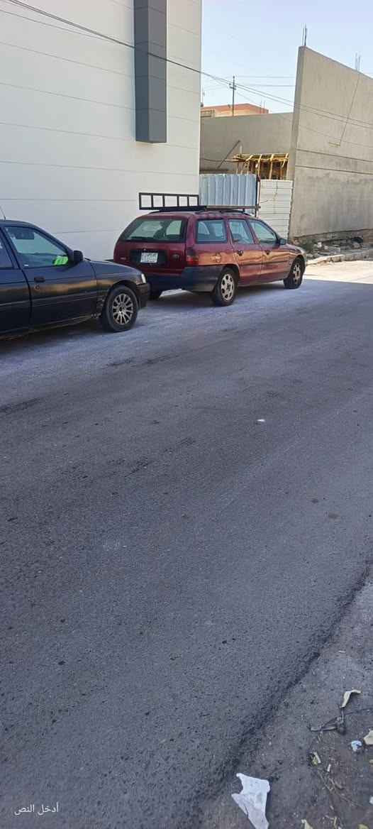 فورد مونديو
كير محرك شرط 
باتري جديد 
رقم نينوى الماني 
شاشة اندرويد وكامرة 
سعر 25 $  وبيها مجال 
اتصل وتدلل 
***********
***********
