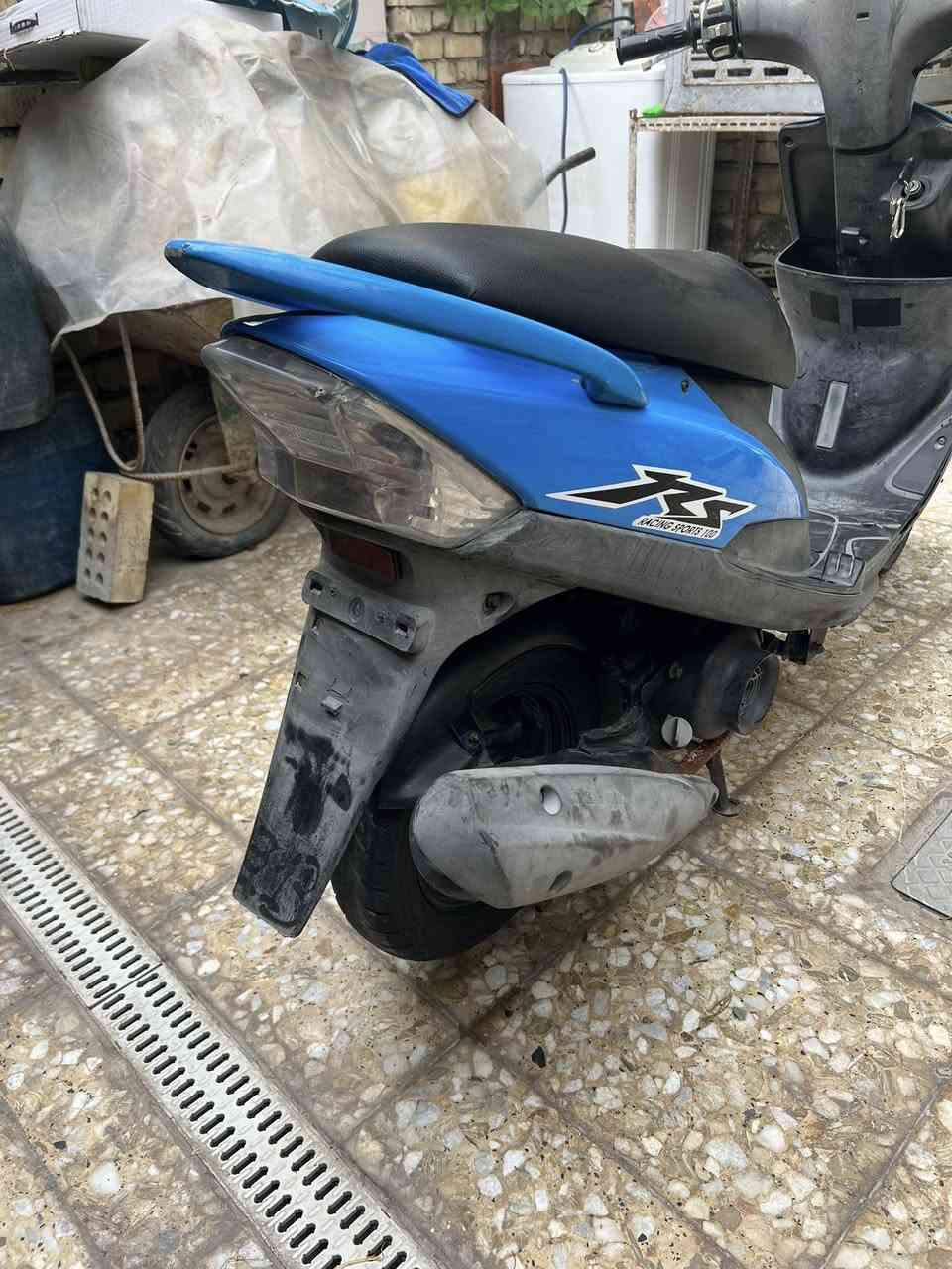 السلام عليكم دراجة ماكس عدلة رمبه منزلها كفاله عامة اورقها كامله مابية نقص وشادلها كفر سمائي للجمالية وكفرها الاصلي هذا بصوره موجود سعرها 900 مكاني بغداد ***********

ملاحضة: الله شاهد ماخذها ١١٥٠ مو شراي ليكسر بيها
