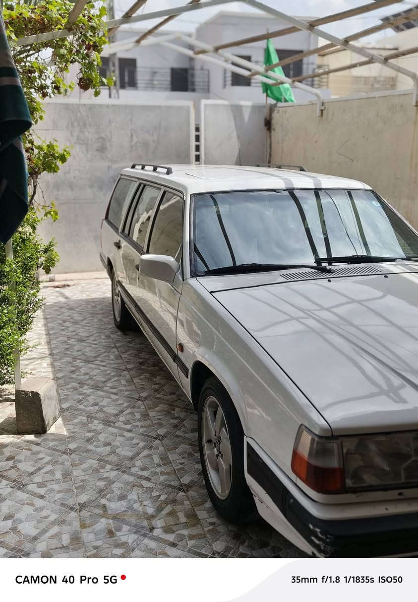 السلام عليكمVOLVOمديل 1991حجم 740نضام بريك ABS تبريد تدفئه كله شغال مكينه كير حداديه كله جديد فتحه سقف السياره جديدة بأسمي السعر 60وبيه مجال للاستفسار أكثر هذه رقمي ***********
