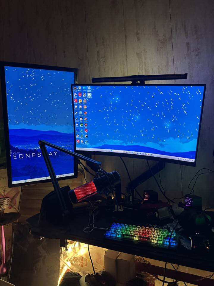 15-12400F
M.B H610M-K ASUS
RAM 16GB 8X2 3600MHZ RGB
T.FORCE
RTX 4060TI asus 8GB
M.2 1T LAXAR
P.S 600w pr 650w
CASE 6 FAN RGB
مع تبريد مائي ابو شاشة 
هارد SSD واحد تيره 
وثاني HDD 512
هاي فقط مواصفاتها 

ووياها شاشات عدد ثنين
الاولى من شركة AOC 240hz
MoNITOR 60hz الثانية من شركة
27inch curveثنينهم 
وميز قيمنق
ويدات ps5 اصلية عدد 2
وماوس قيمنق قلوريس موديل ٥
كيبورد قيمنق RED Dragon سوجات
مغناطيسية RGB
سماعة هايبر اكس محيطية
مع سماعات خارجيه 
مع اضاءة مونتر جهتين 
السعر مليونين 300الف مكاني بغداد صليخ 
تواصل ع رقم *********** واتساب او اتصال
