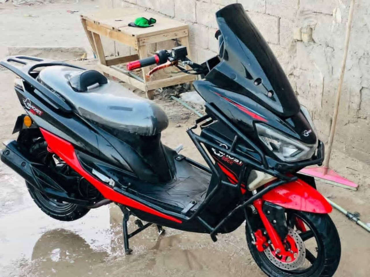 سلام عليكم دراجه للبيع سكنز نضيفه انضف من الصوره السعر 650 شطره رقم ***********
