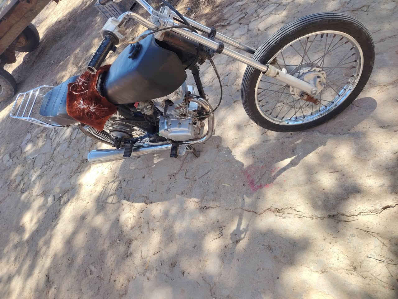 سلام عليكم دراجه للبيع مكينه شرط خرسه دراجه نضيفه كلش سعرها ٤٠٠ وبيه مجال حك جيتك *********** تصل وبلخدمه
