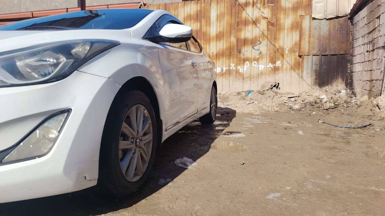 السلام عليكم النتره خليجي رقم بغداد نكليزي بيهه قطعتين مرخايات بس مديل 14شكل 16فتحه محرك 1800حداده جديده تخم تاير جديد تبريد بيهه مكانات صبغات صغار  سياره حلوه سنويه 30مكانه السياره نجف الكوفه السعر 115وبيهه مجال ‭0788 556 6584‬
