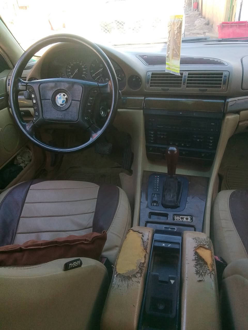 سلام عليكم بي ام للبيع مديل 96 بغداد بسمي محرك وكير مكفولات تبريد شغال العربانه الوره تعبانه بيه جراد تبديل  جاملغ وباب بدون ضربه سيارة ترايك للبصره السعر 60 وبيها مجال ***********
