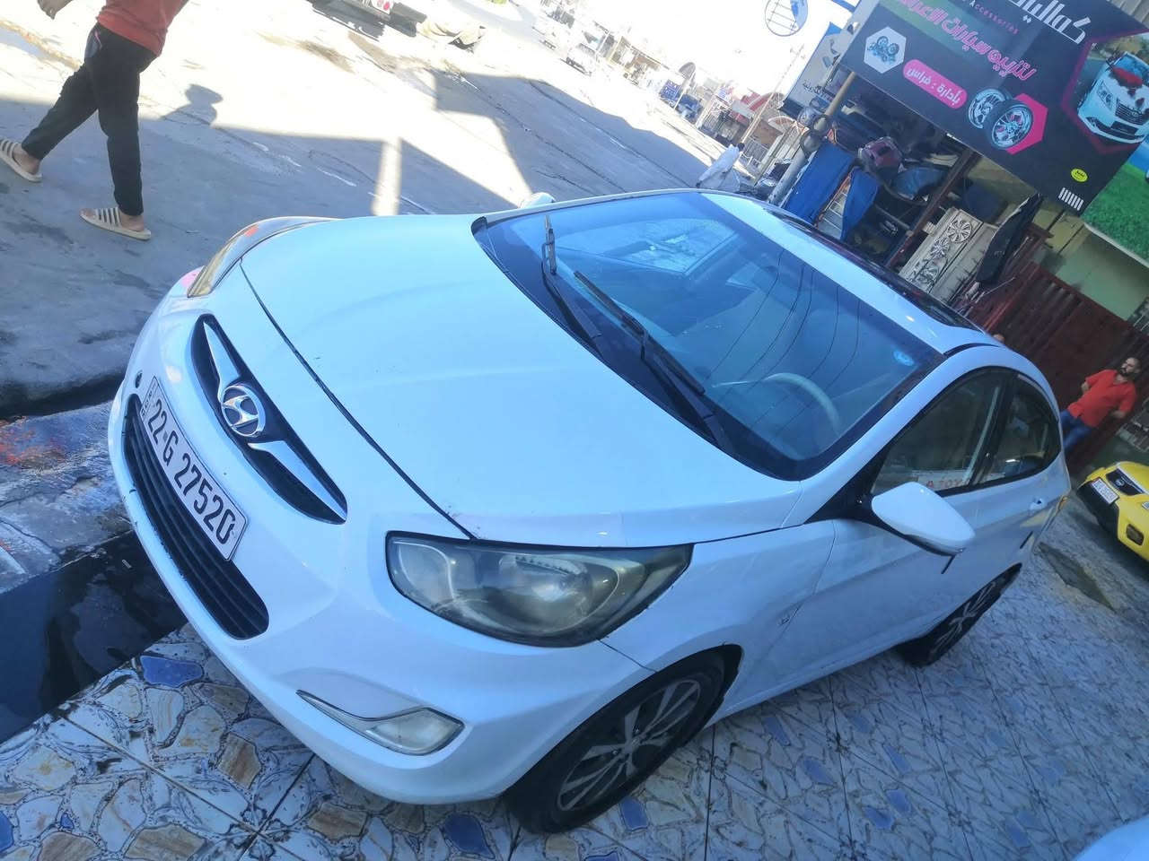 اكسنت 2011 فول مواصفات بلو واحد على واحد بأسمي اني الشرعي تريد تحويل تريد وكاله بدون صبغ بس بيها ملاحضات بسيطه مكينه مال كصه قبل اسبوع شديتلها بشرط لاصرف ولا نفخ كير وتبريد شرط رقم وهزه جديد سنويه جديده الى 2030 سياره جاهزه ماتصرف عليها ربع سعرها 107 وبيها مجال للاتصال *********** او ***********
