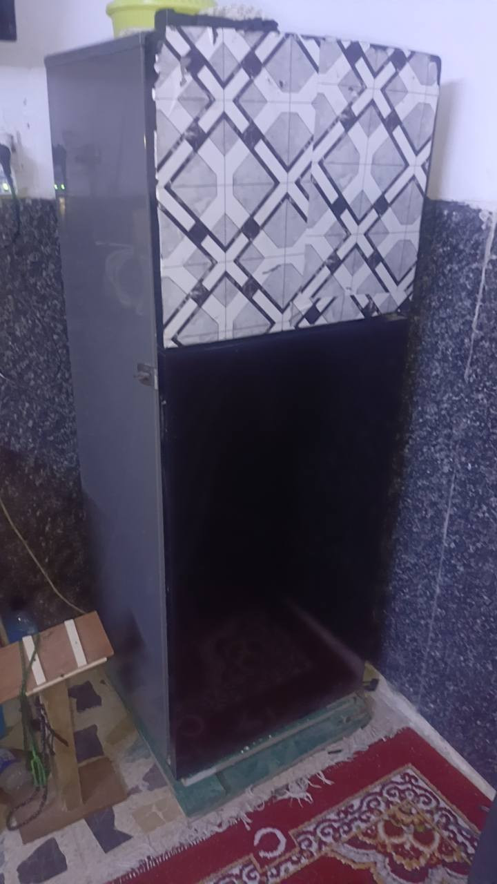 ثلاجه البيع سعر مناسب شراي يتصل ***********
