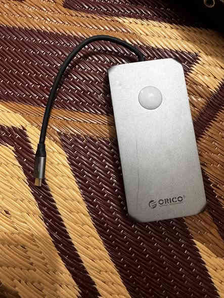 كامره كانون D700

وياها كراب بطاريات وبطاريات ثنين حتياط 

وعدسه 75—300 ومال سحب صور وشاحنه وجنطه 

السعر خاص أو الاتصال على الرقم ***********
