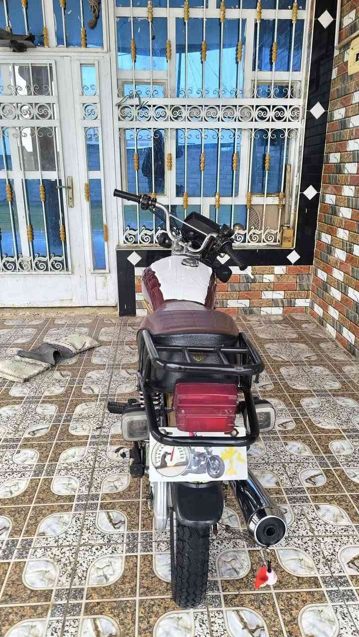 السلام عليكم دراجه سافان 23 اوراق ما مفتوح بها برغي مقفوله كفاله عامه سعر 600 وبيها مجال مكان الدراجه حله نادر قرب شركه الرنا للاستفسار يتصل ***********
